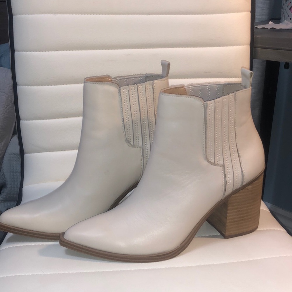 BRAND NEW Steve Madden leather boots
